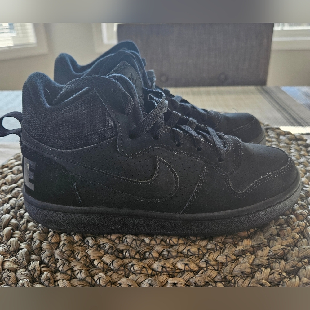Nike Court Borough Sneakers